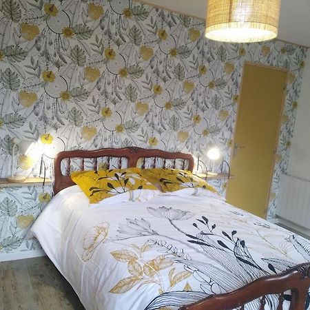 Appartement Cozy Dans Maison Privee Tauves Exterior foto
